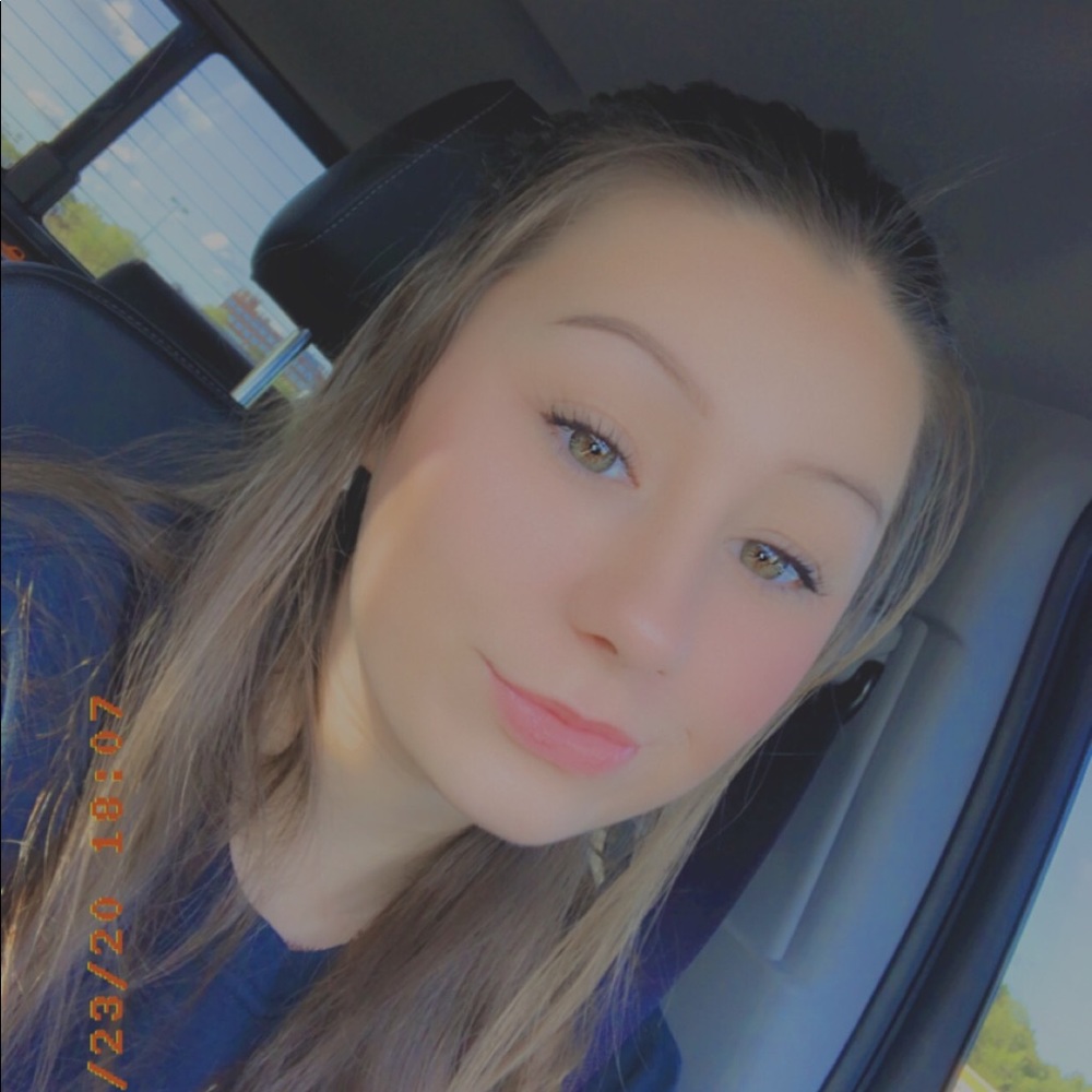 Meet your Posher, Julie